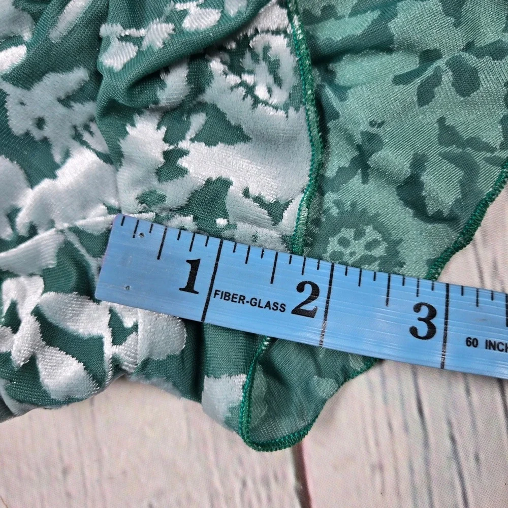 Free People Snow Angel Micro Combo Green Floral‎ Velvet Shorts XS OB2098978